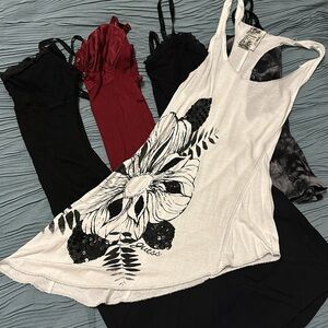 GUESS XS Tops & Shirt